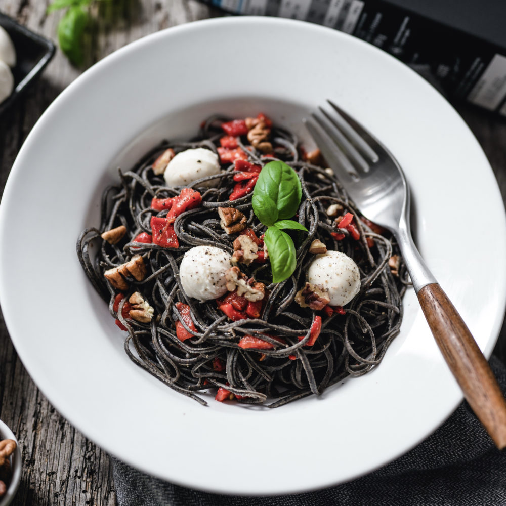 SPAGHETTI MIT SCHWARZEN BOHNEN UND BABY-MOZZARELLA - JUST TASTE